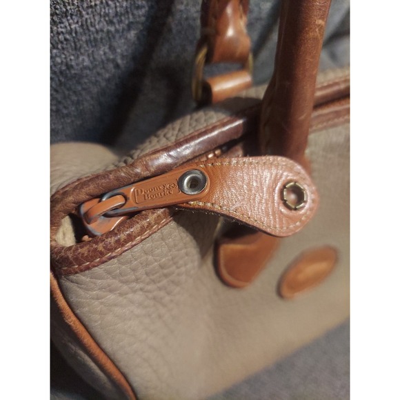 Vintage Dooney & Bourke Leather Satchel Bag Taupe Shoulder Purse No Charm - Picture 3 of 11